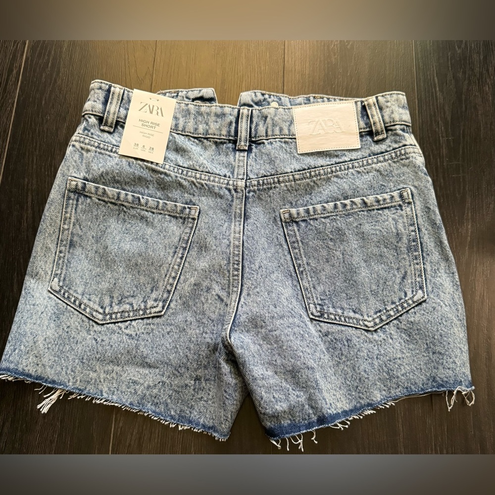 Zara high rises distressed Jean shorts with white label - Picture 6 of 9